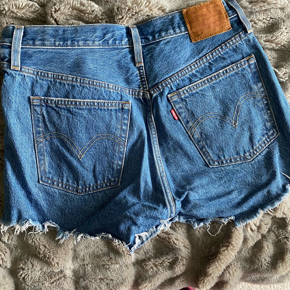 LEVI’s 501 Short - Picture 3 of 5